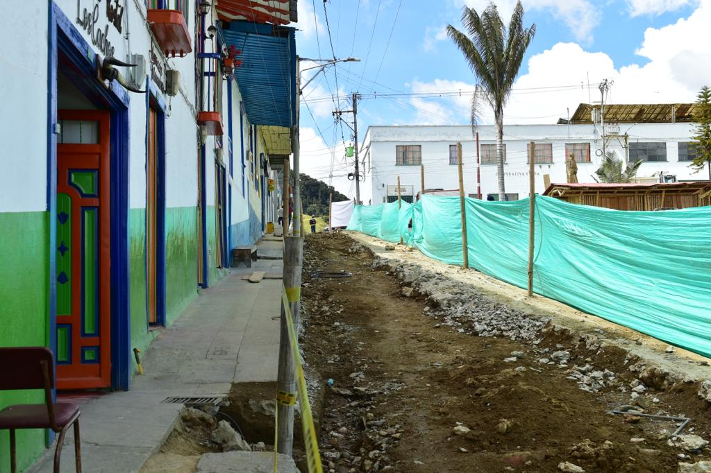 37b01cc6 9c0f e80f 8f0e ece78a057792