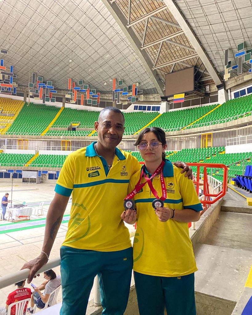 6c320e35 d7f8 3875 1a3e e23cc791a904