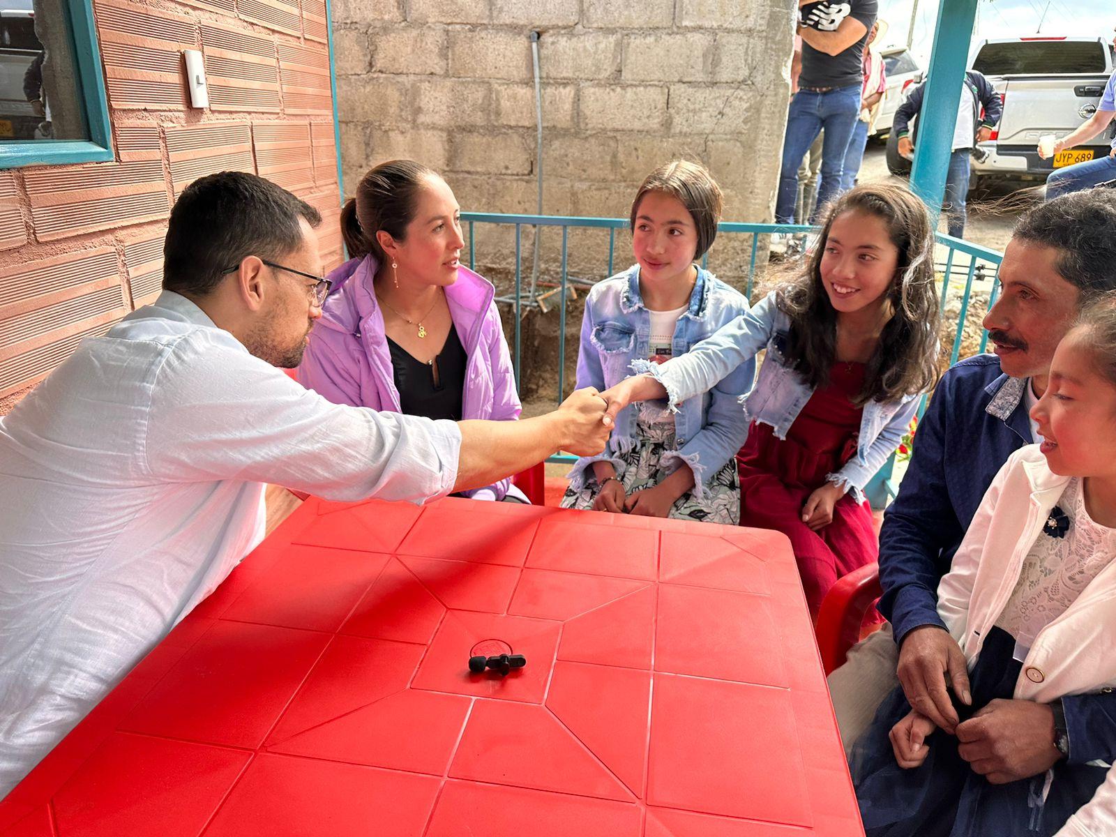 6e7afd9c 23a2 c520 47cd 5c615dd3ce7f