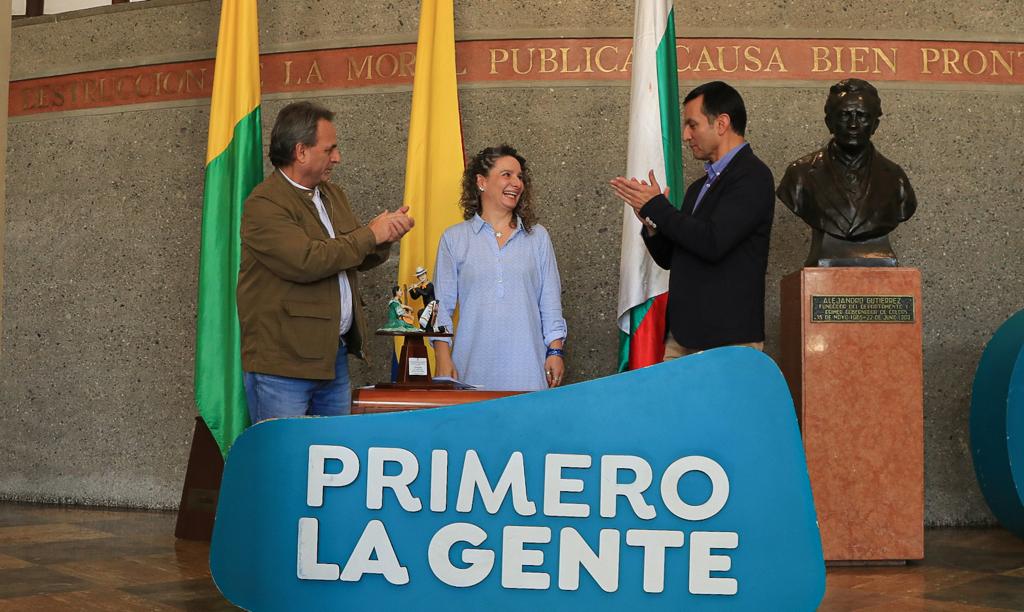 87fe0c25 ac05 2f59 018d f1f0ef4cda9e