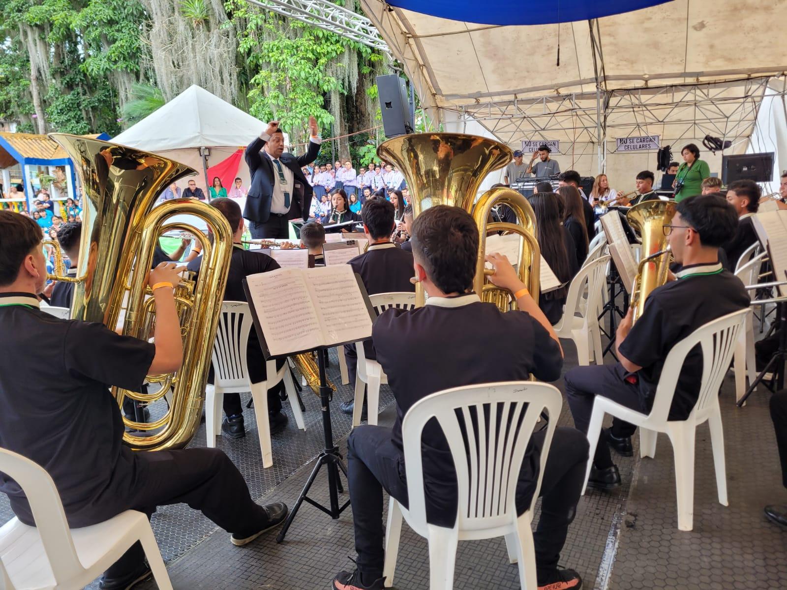 8bc25f19 6fda a97e 597f 64bbaf7a74dd