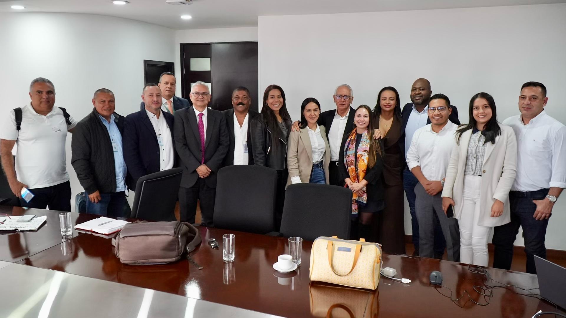 Caldas afianza alianza con el Ministerio de Salud para fortalecer su infraestructura hospitalaria 6