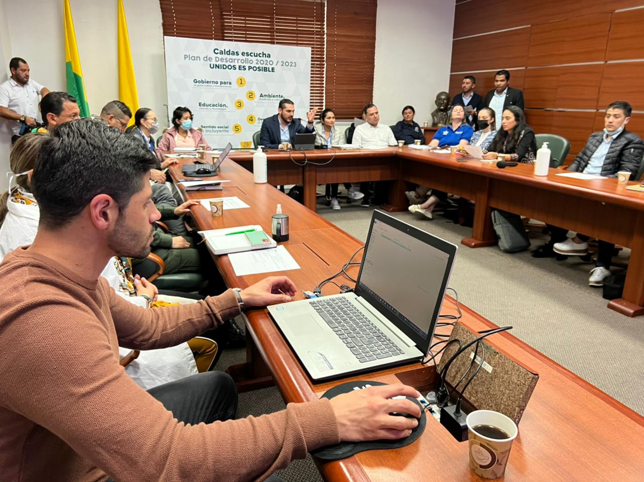 d837152f ce8c 2dc9 b47b 3435f9d8385c