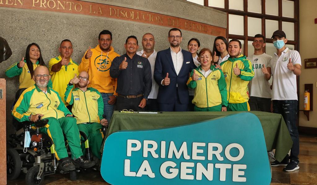 efc8c81f 791a cfc0 f06d aa0b92d9f347