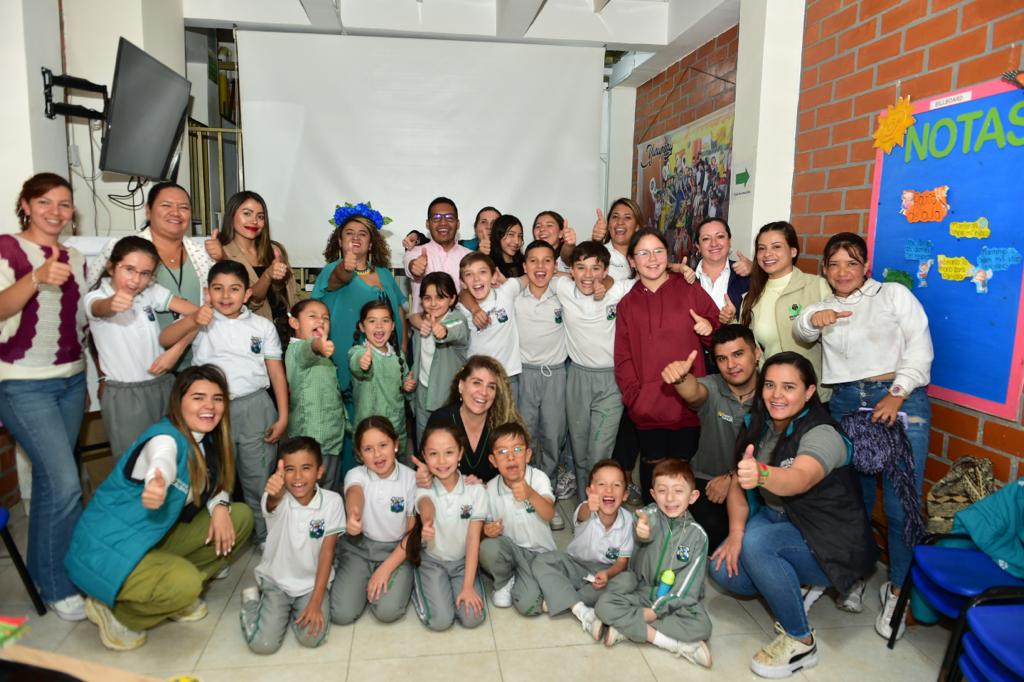 f03ac204 640a af42 82be b563dc8cac37