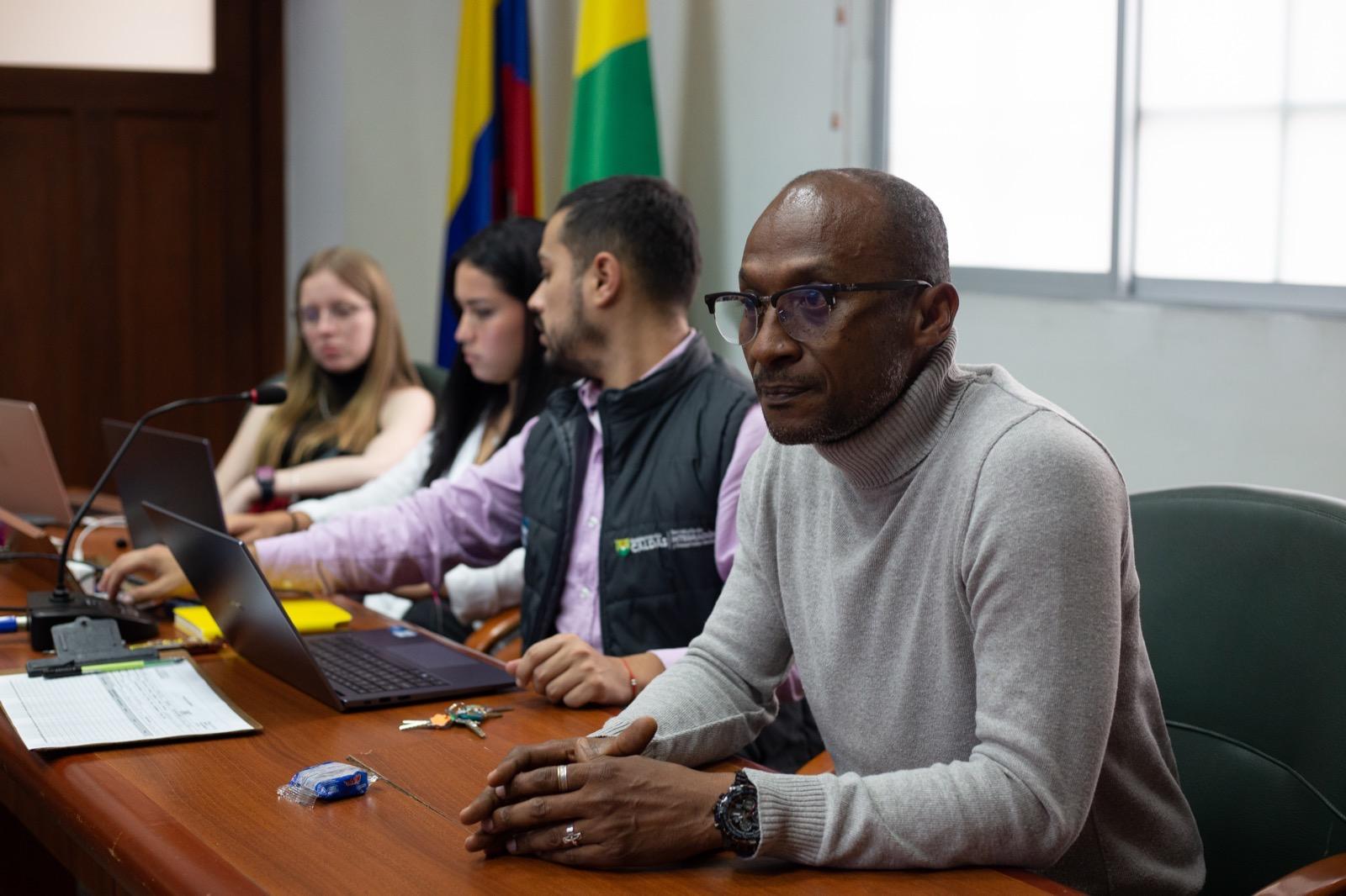 fff853ed b369 06ff 371a 73bc36dc607f