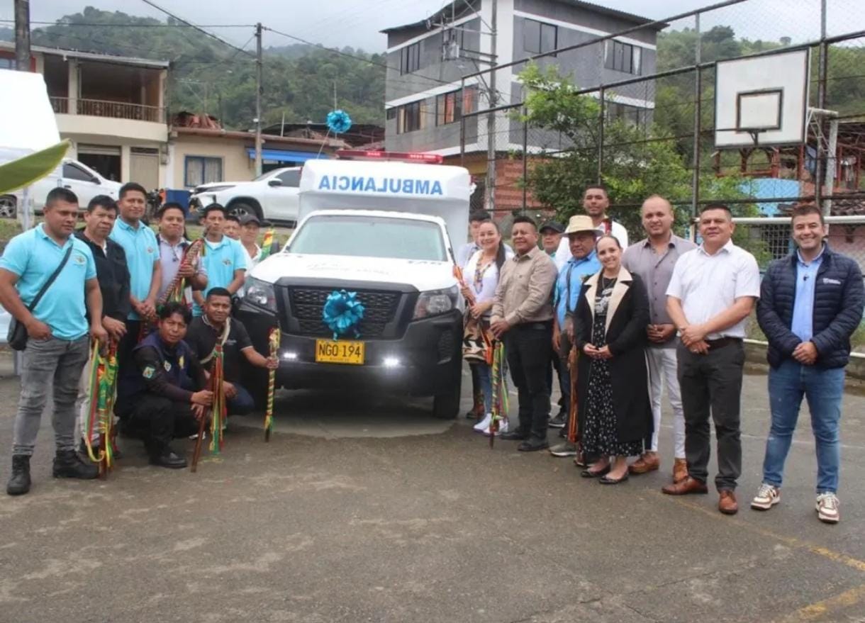 Caldas mejora acceso a la salud en San Lorenzo con nueva ambulancia y puesto de salud renovado