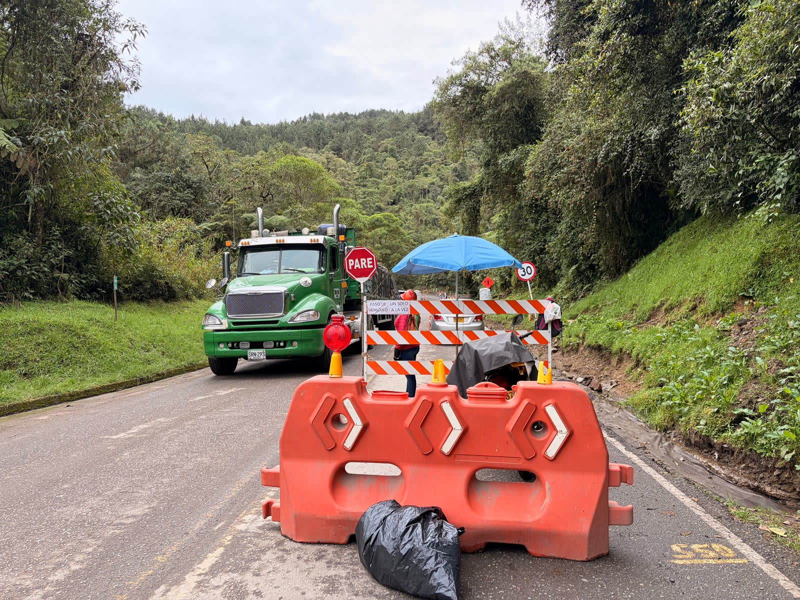 Cierres y pasos controlados en varias vias de Caldas por obras de mejoramiento: conozca sectores, horarios y vias alternas