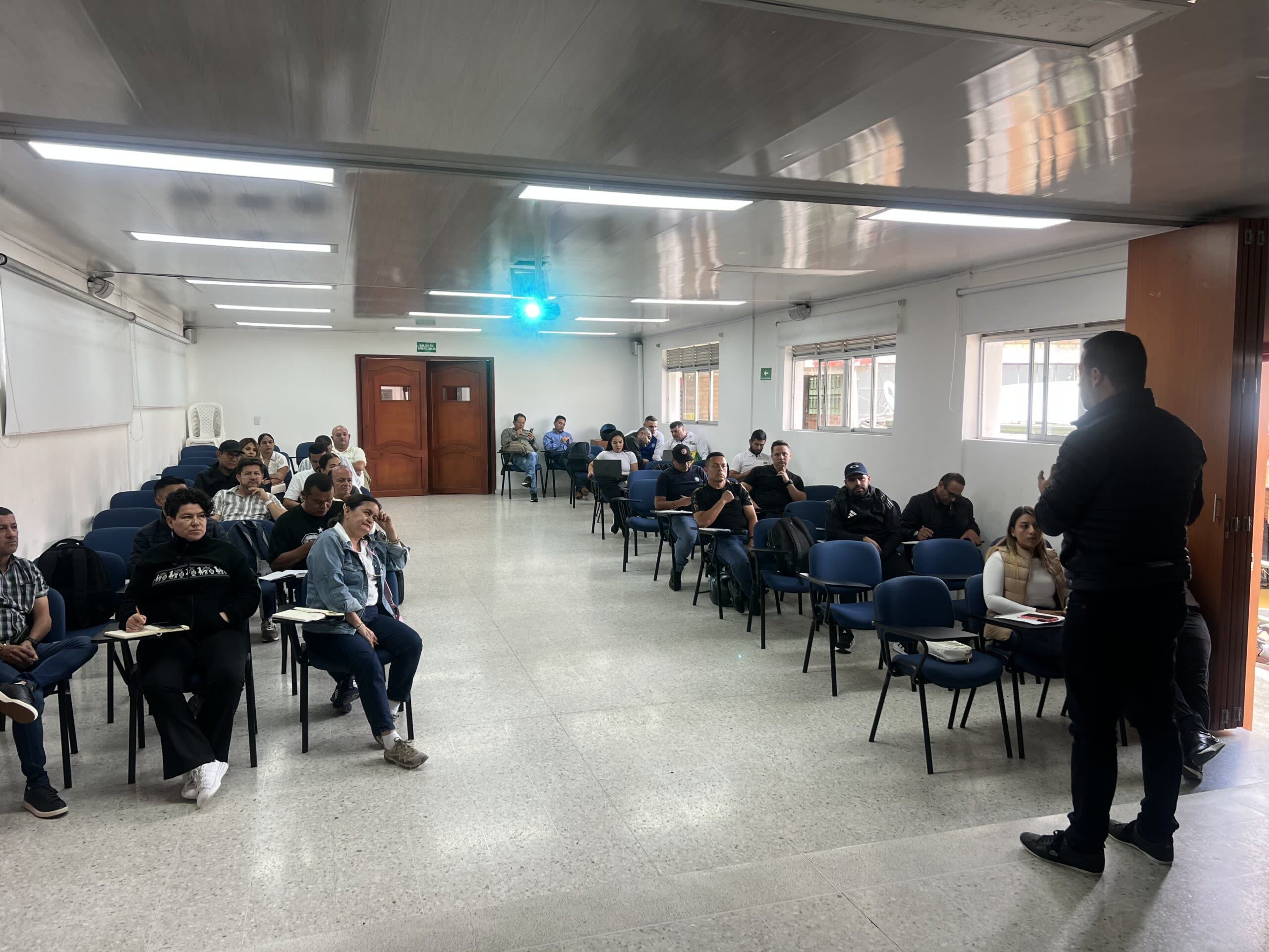 Caldas socializa el plan de accion de los Juegos Intercolegiados 2026 en la fase departamental y refuerza acompanamiento a los municipios