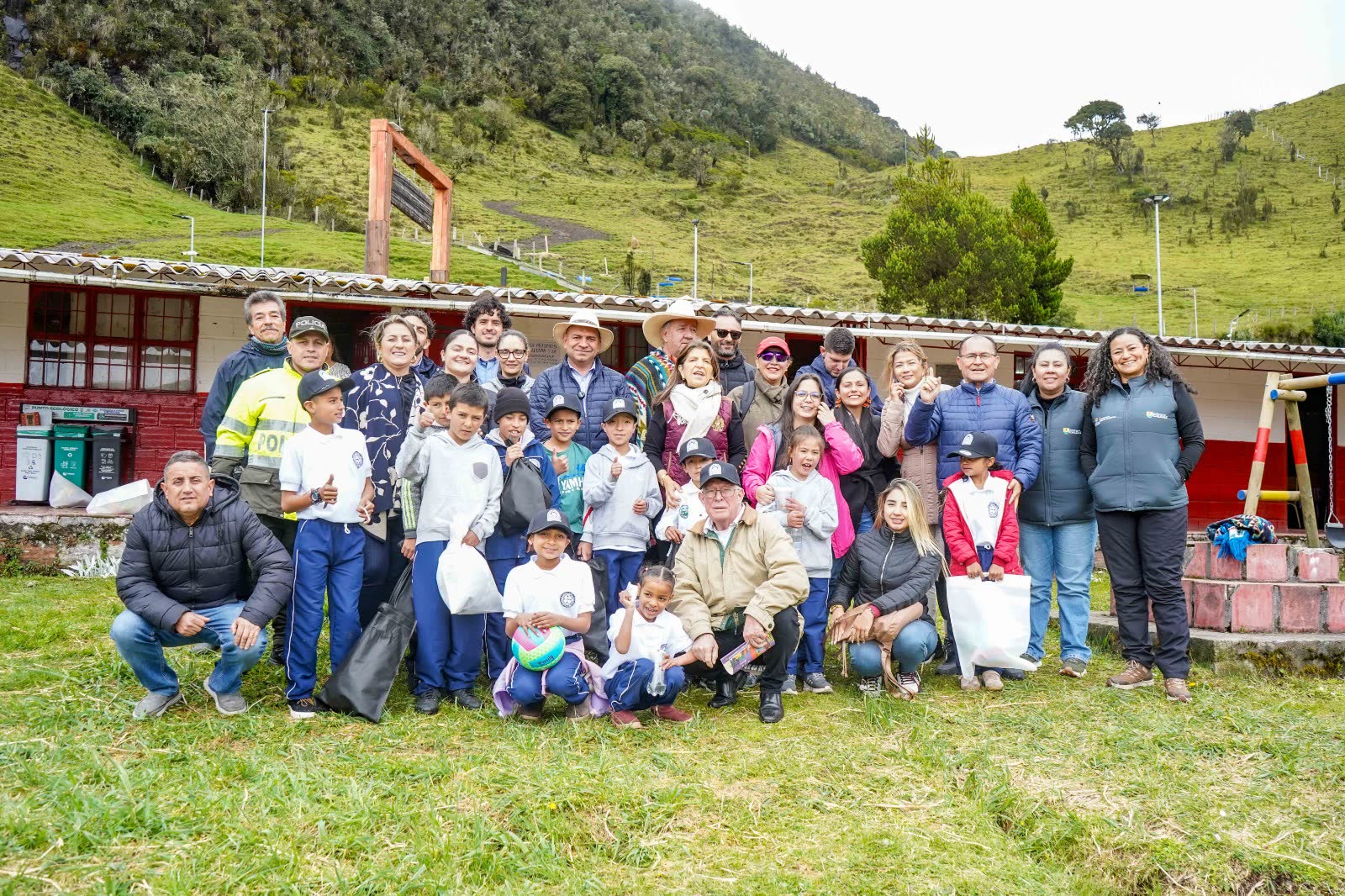 Con acciones por la conservacion en el Parque Nacional Natural Los Nevados, Gobierno de Caldas conmemoro el Dia del Arbol