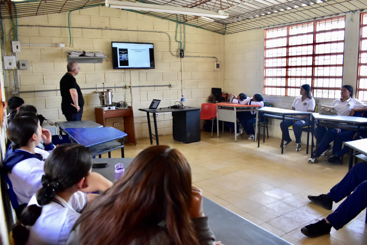 Gobernacion de Caldas capacita a cerca de 40 jovenes indigenas en Inteligencia Artificial