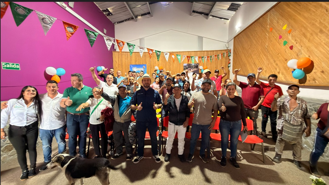 Gobierno de Caldas transformara la vida de 20 familias campesinas de Pensilvania: comunidad conocio como seran las viviendas