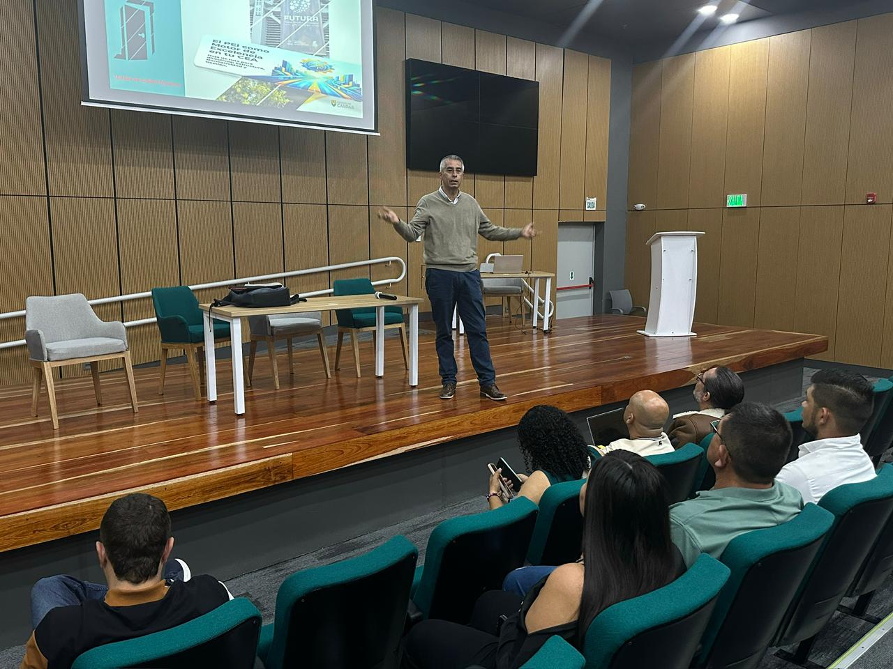 Secretaria de Educacion de Caldas fortalece la calidad de los Centros de Ensenanza Automovilistica del departamento