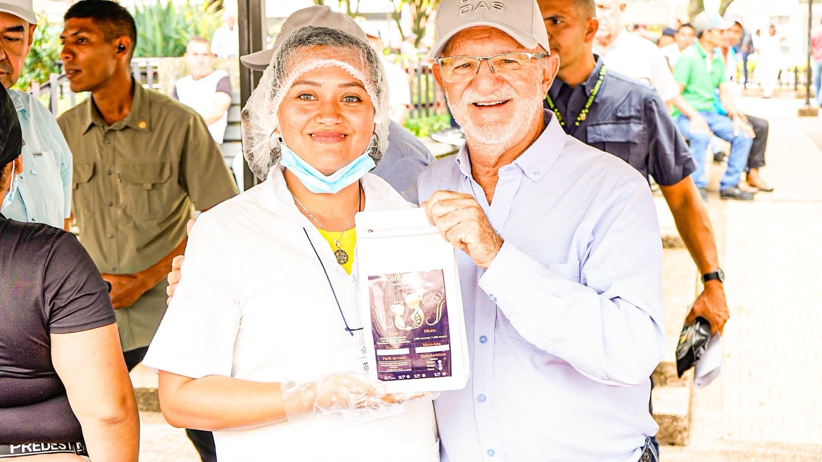 Secretaria Privada de Caldas se vinculo al Mercado Campesino de Chinchina con su Feria de Servicios Gobierno Contigo