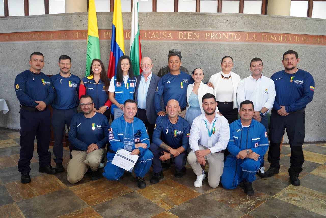 Gobernacion de Caldas rindio homenaje a rescatistas que dejaron en alto el nombre del departamento en mision humanitaria en Venezuela
