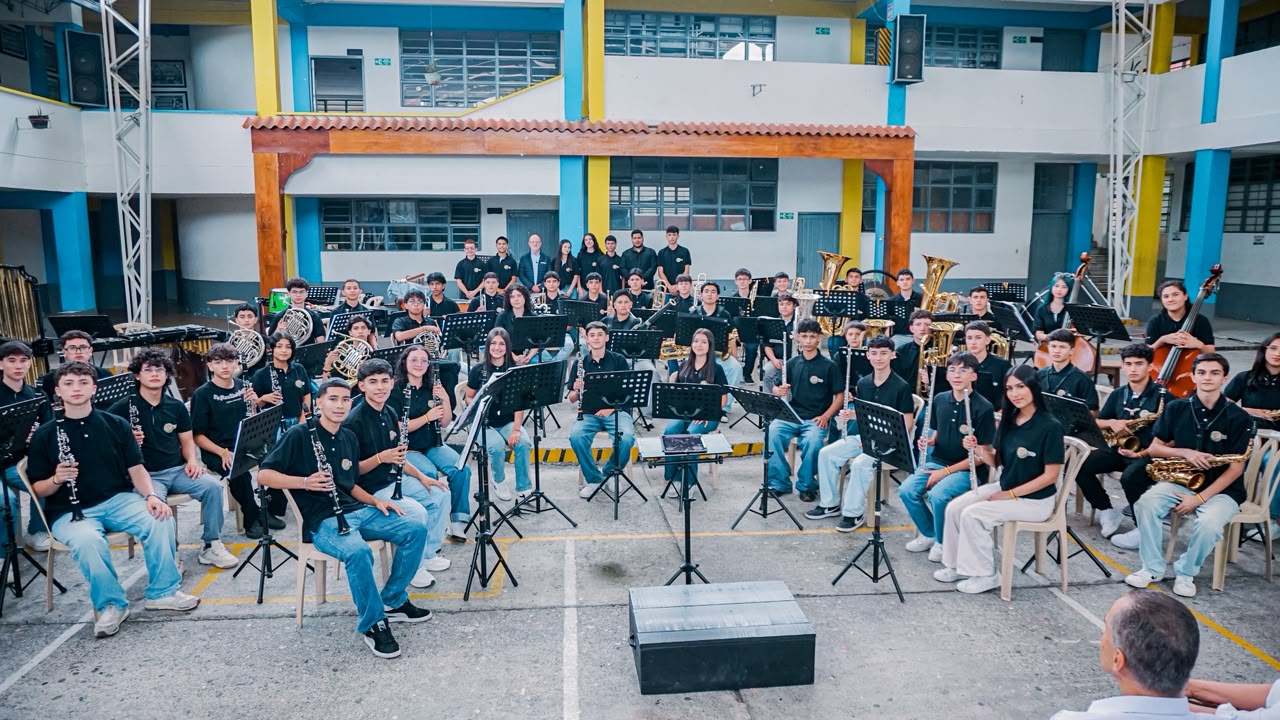 Gobernador despidio a la Banda Sinfonica: entre suenos, talento y disciplina, Caldas emprende el viaje hacia el campeonato mundial