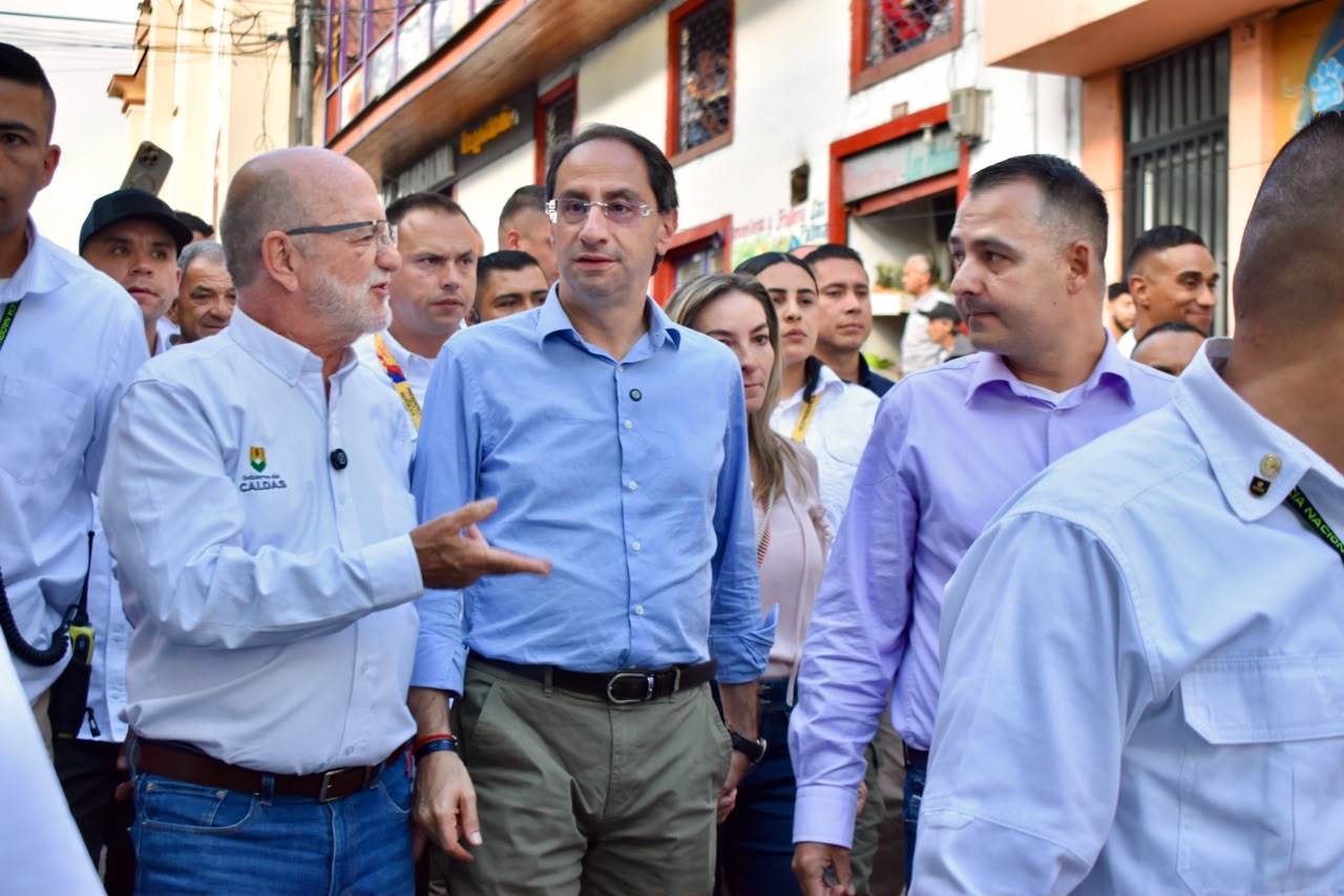 Gobierno Nacional, departamento y alcaldias avanzan en plan de reconstruccion: maquinaria amarilla, subsidios de arrendamiento y banco de elementos, entre las estrategias