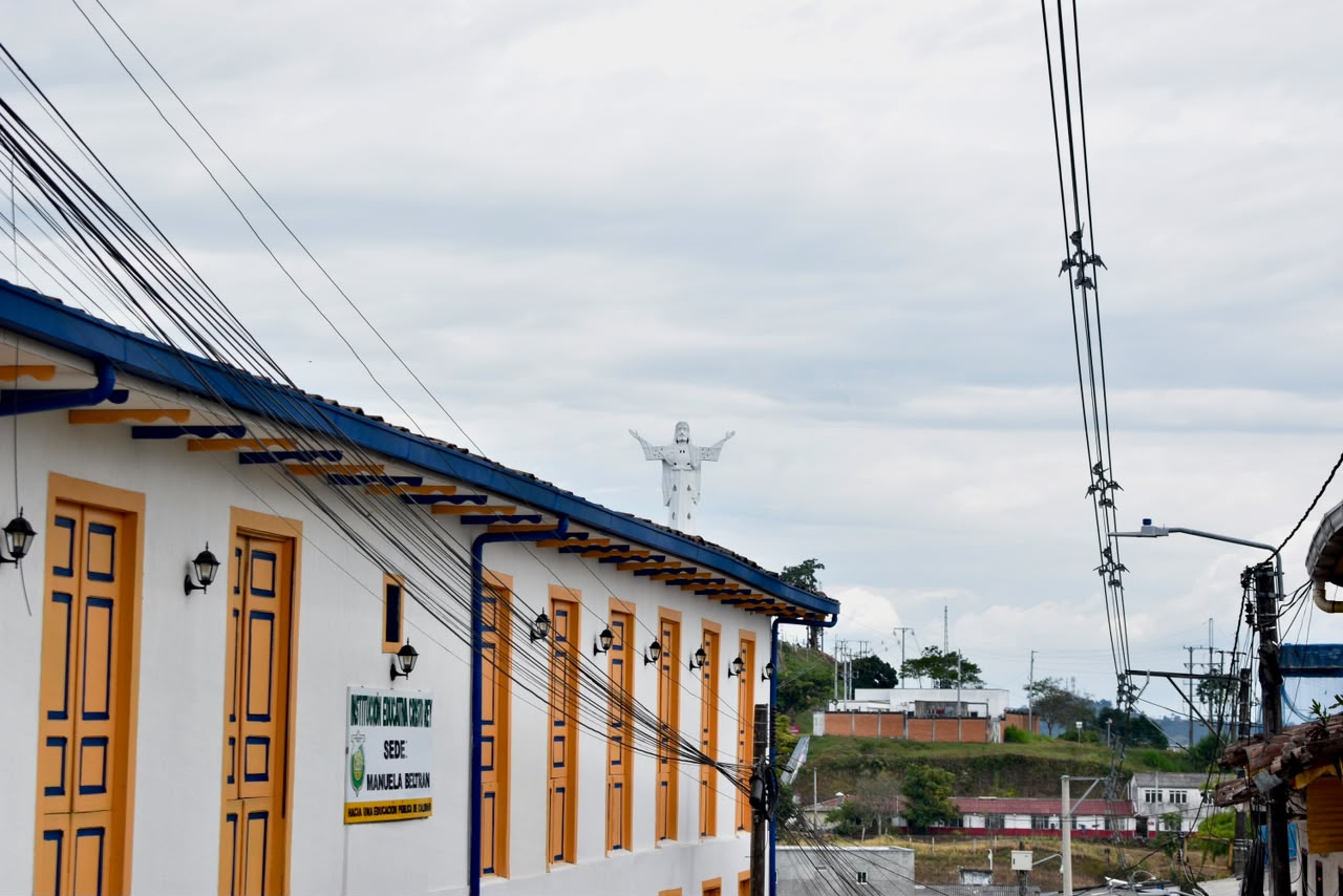 Caldas habilita progresivamente las sedes educativas sin afectaciones tras el terremoto: Alrededor de 20.000 estudiantes pueden regresar a clases