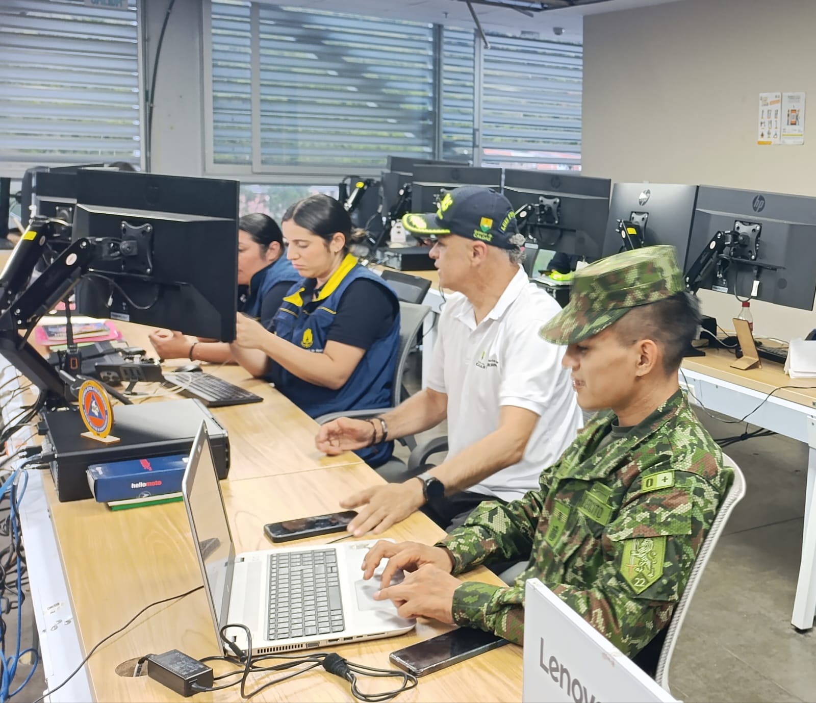 Sistema Integrando de Seguridad y Emergencias de Caldas articula 24/7 la atencion de afectaciones por el terremoto, pese a danos en Estaciones de Bomberos