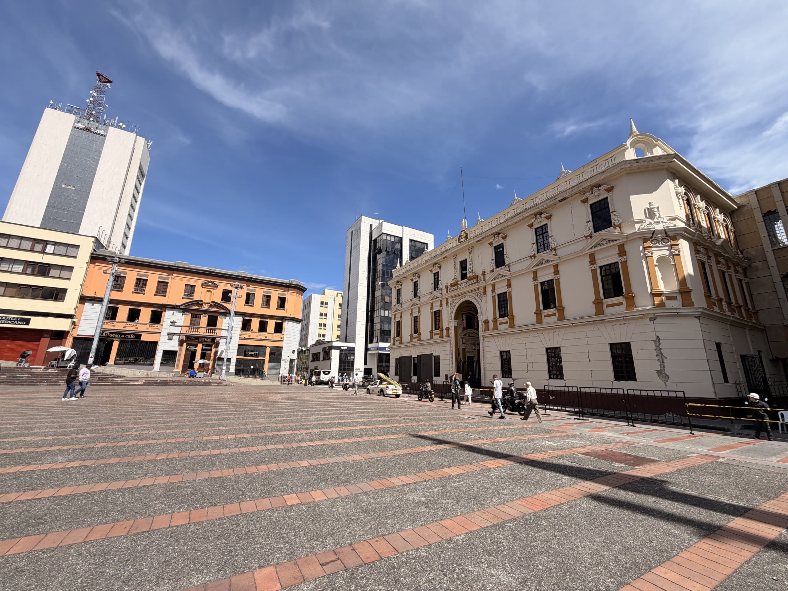 $80.000 millones en endeudamiento, $25.000 millones de recursos propios y reorientar metas del Plan de Desarrollo, la hoja de ruta que trabajaran conjuntamente la Gobernacion y la Asamblea para reconstruir a Caldas