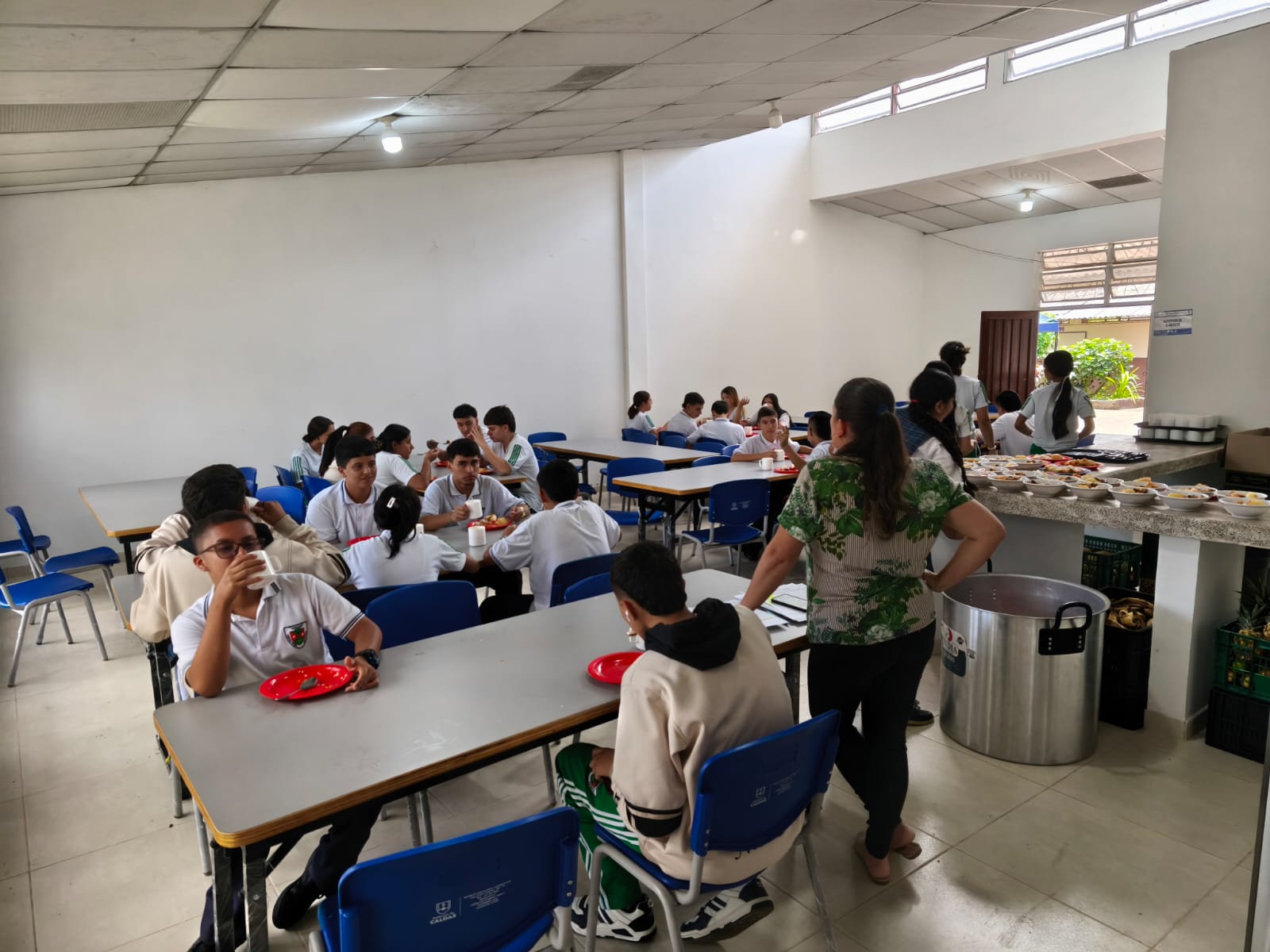 Un restaurante escolar renovado fortalece la alimentacion de los estudiantes en la Institucion Educativa Bartolome Mitre de Chinchina 