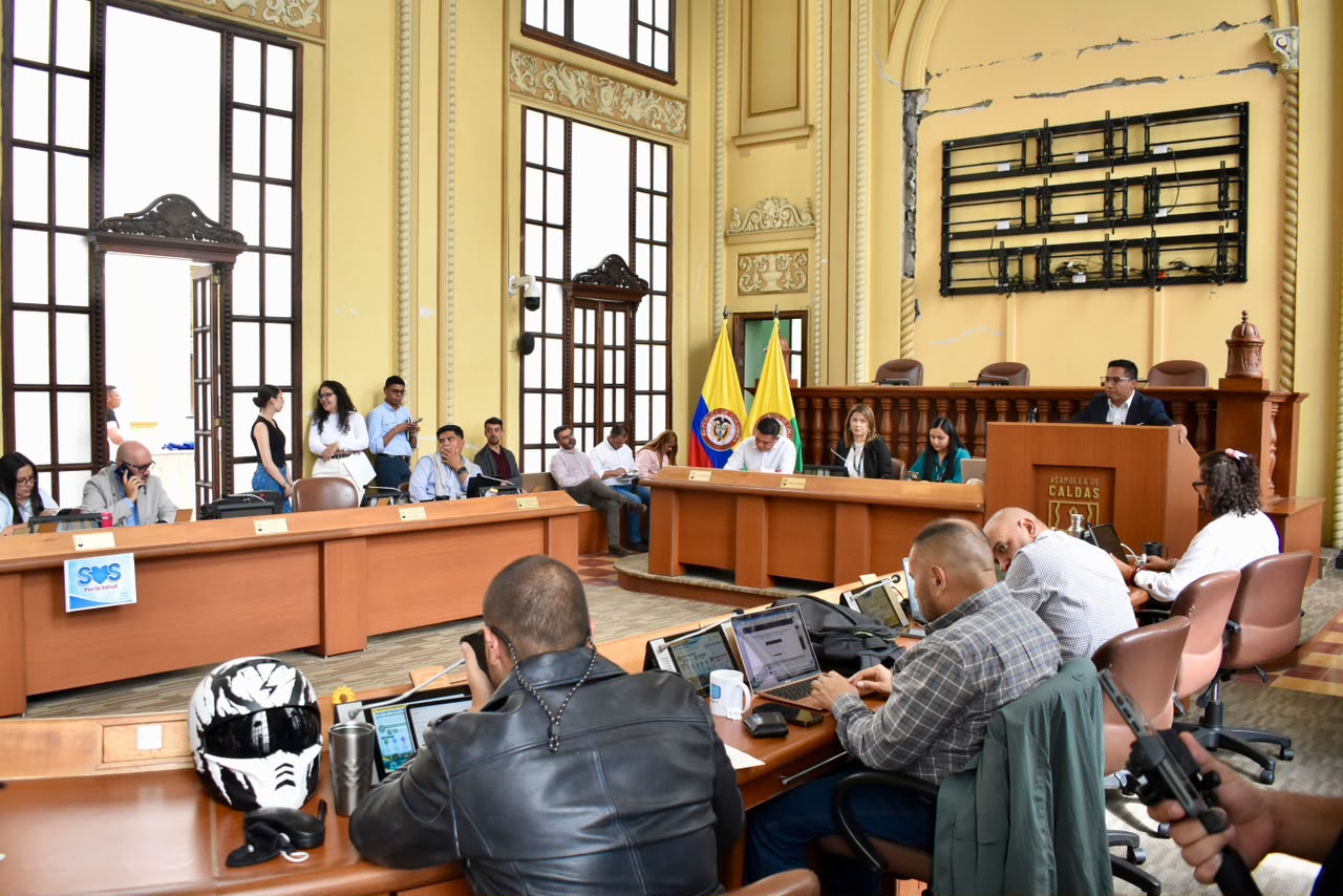 Gobierno de Caldas socializo como va la atencion de la emergencia y presento ante la Asamblea al coordinador del Plan de Reconstruccion