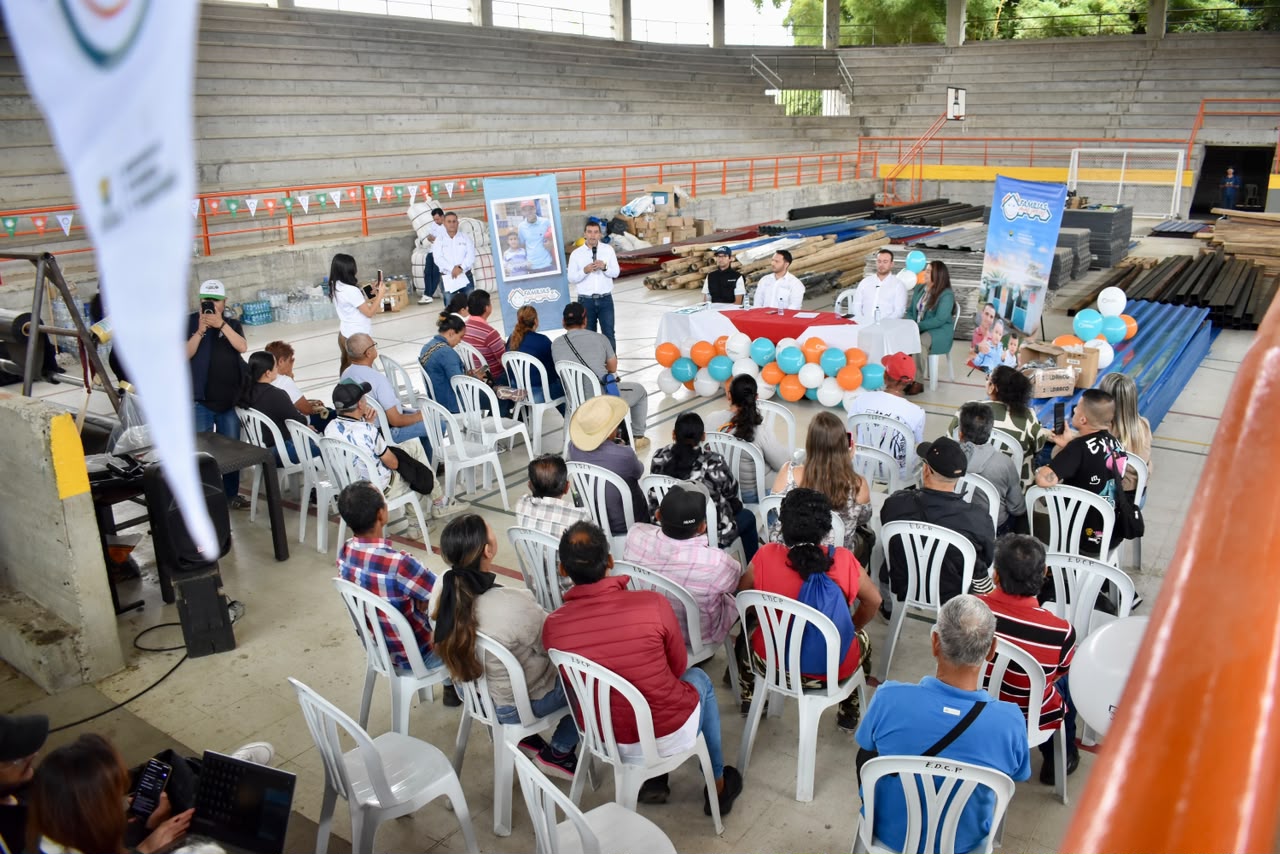 Gobierno de Caldas completa primera fase del Banco de Materiales y proyecta $1.750 millones de adicion para atender otros siete municipios afectados