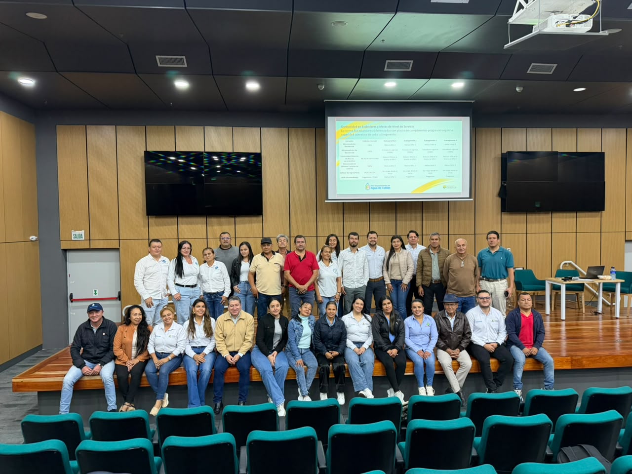 Gestores comunitarios de acueductos rurales de Caldas se preparan para aplicar la nueva metodologia tarifaria que determino la Comision Nacional de Regulacion de Agua