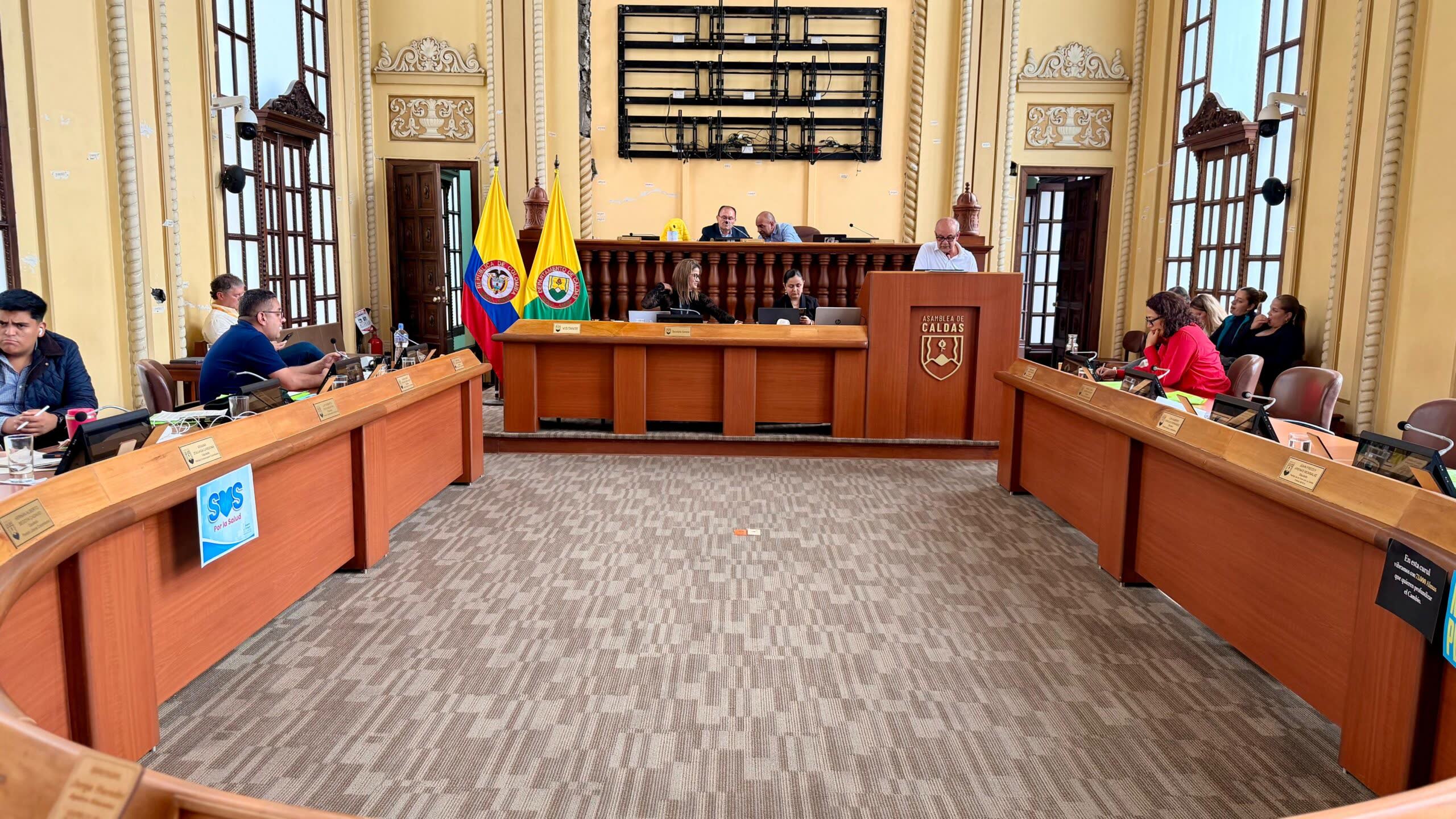 Pese a dificultades administrativas de orden nacional, Caldas avanza en la firma de Convenios Solidarios para la roceria y limpieza de vias